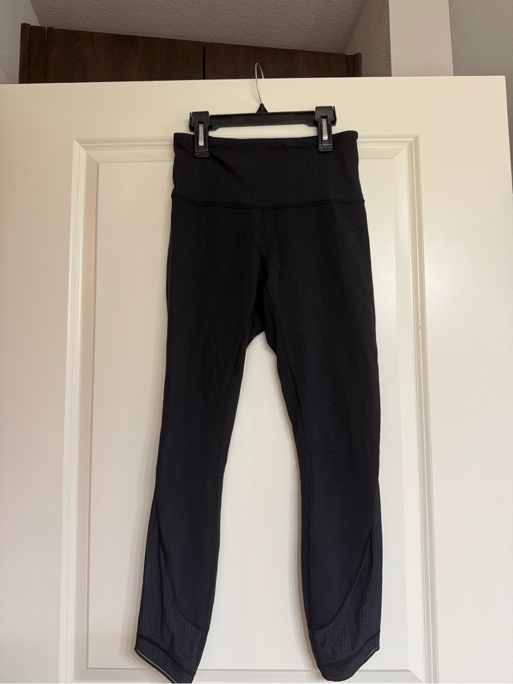 Lululemon Black 7/8 side Mesh High-Waisted Leggings